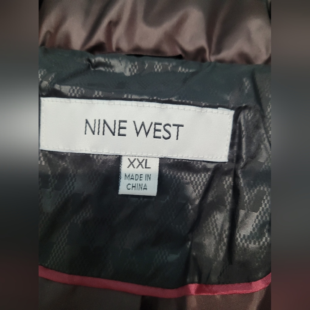 ⭐HOST PICK⭐NWT chocolate brown with gold hardware 2x puffer Jacket - Picture 7 of 16